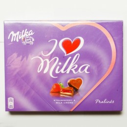 Цукерки Milka полунично-молочний крем 120г